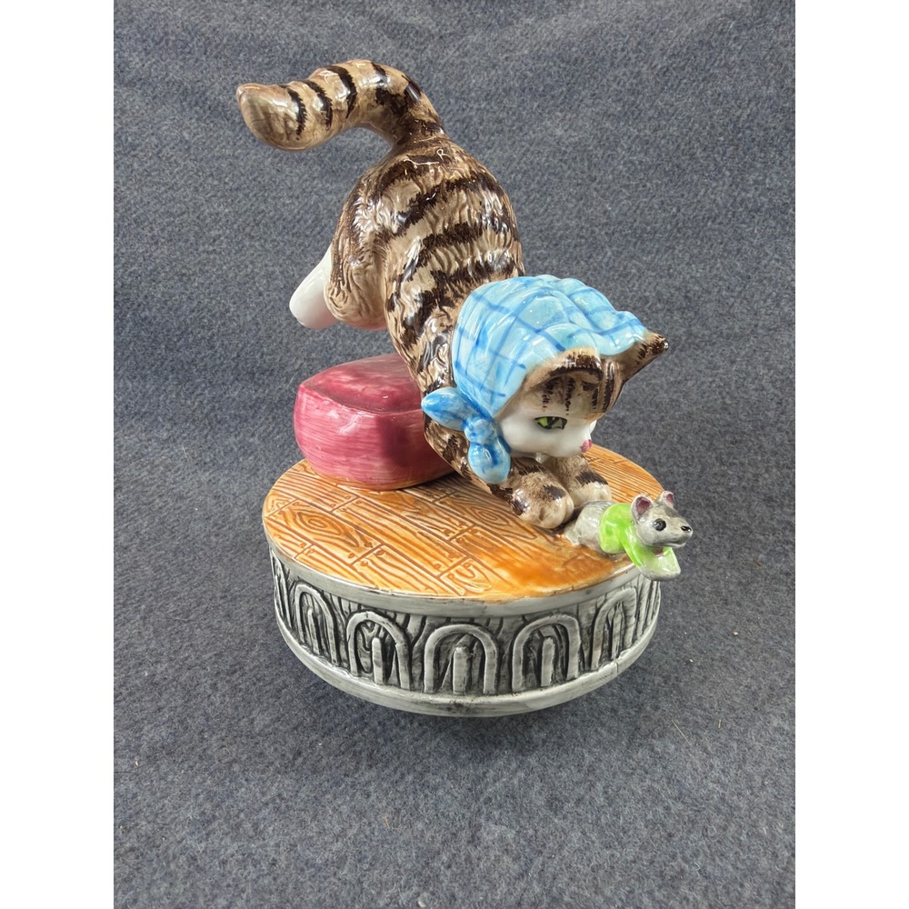 Schmid Miss Moppet Beatrix Potter Porcelain Music Box 1980 The Entertainer